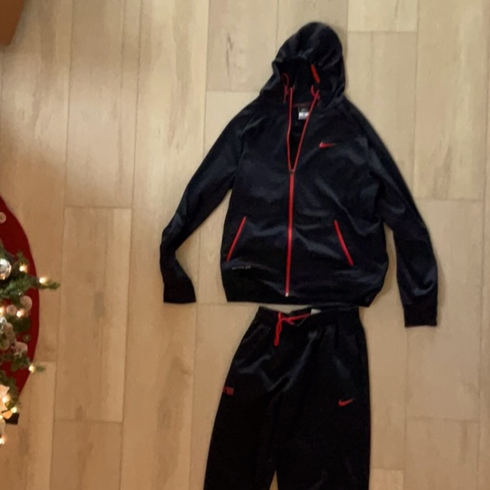 Nike Elite Therma-Fit Basketball warm up track suit men’s large, black/red